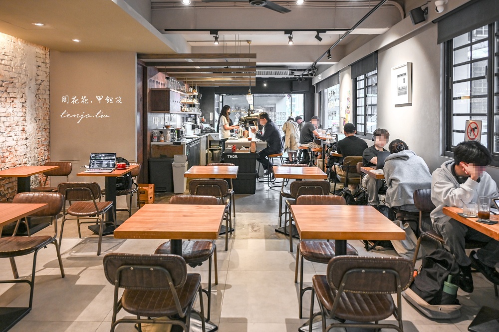 【大安站咖啡廳】水哥咖啡 開到晚上11點深夜咖啡店！菜單飲料甜點選擇多適合辦公用電腦