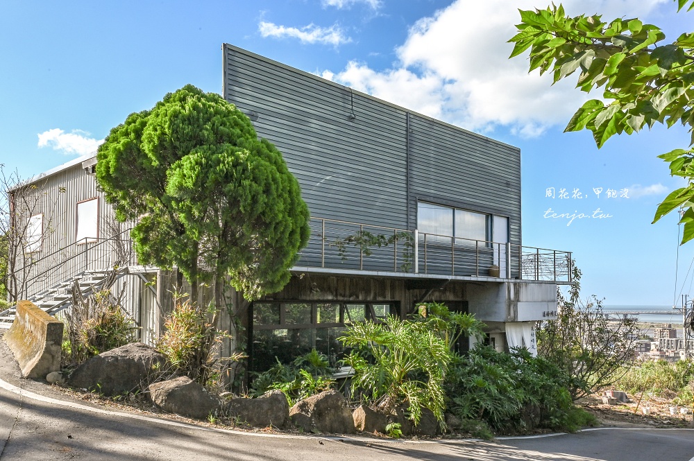 【台北秘境咖啡店】美好時光八里 隱身山腰間預約制咖啡廳！滿屋古物復古氛圍景觀可看海