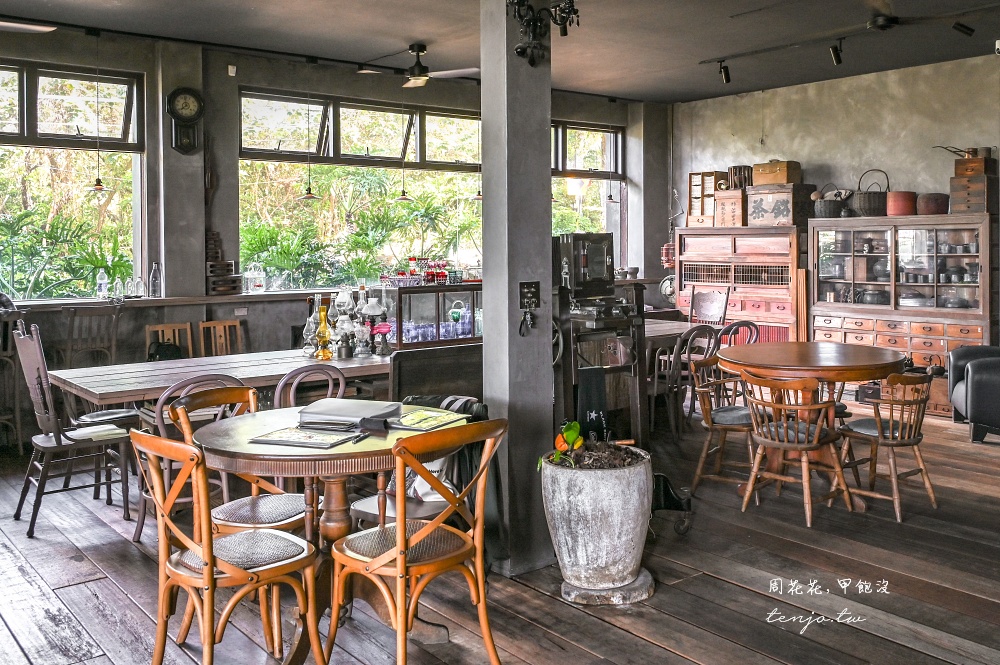 【台北秘境咖啡店】美好時光八里 隱身山腰間預約制咖啡廳！滿屋古物復古氛圍景觀可看海