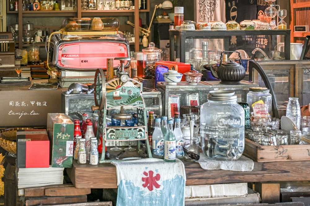 【台北秘境咖啡店】美好時光八里 隱身山腰間預約制咖啡廳！滿屋古物復古氛圍景觀可看海