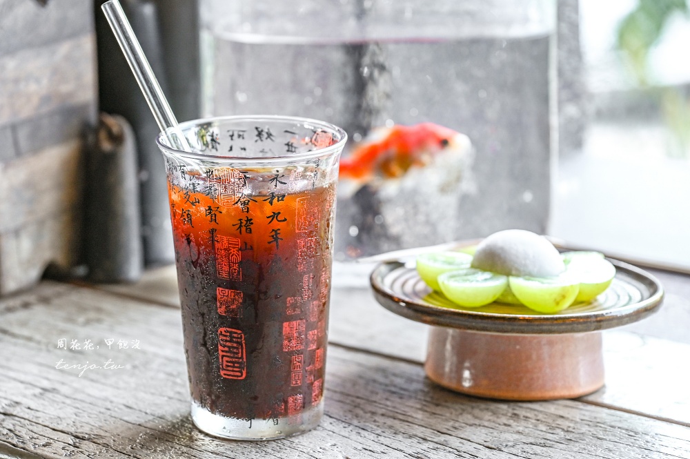 【台北秘境咖啡店】美好時光八里 隱身山腰間預約制咖啡廳！滿屋古物復古氛圍景觀可看海