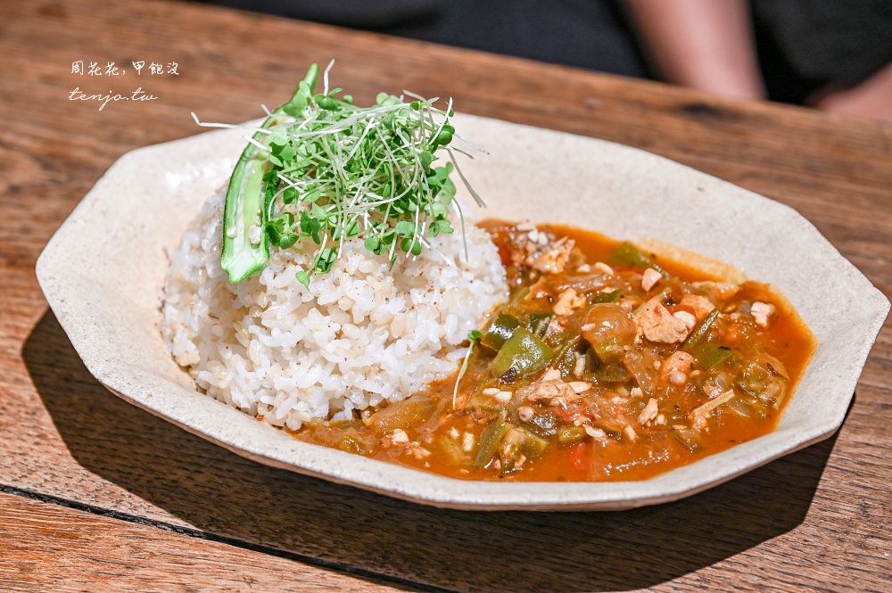 【花蓮美食推薦】植地 living room 隱身民宅預約制蔬食餐廳！嚴選在地食材主餐甜點都好吃