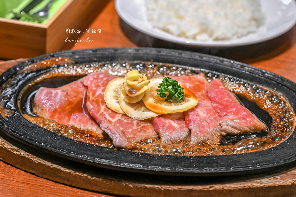 即時熱門文章：【長崎佐世保美食】蜂之家 75年老店超好吃檸檬牛排+巨無霸泡芙！佐世保商店街餐廳推薦