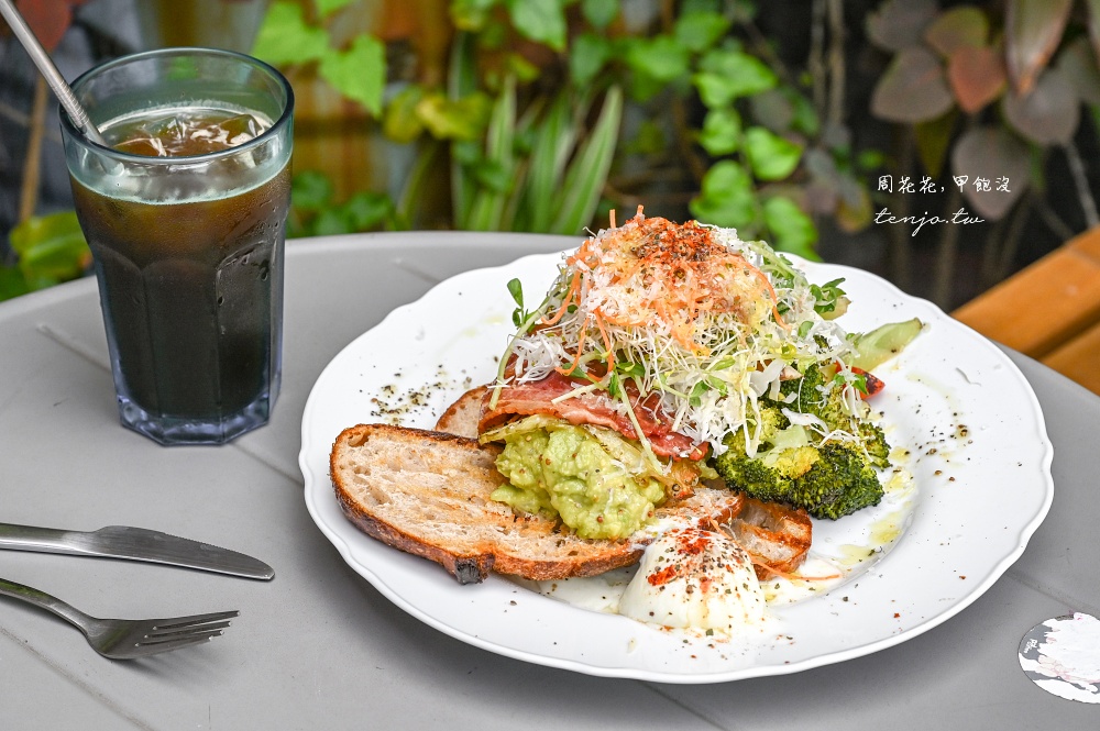 【宜蘭頭城咖啡】Pal Coffee 超好吃澳式早午餐推薦！隱身平交道旁看火車吃美食氣氛超棒 @周花花，甲飽沒