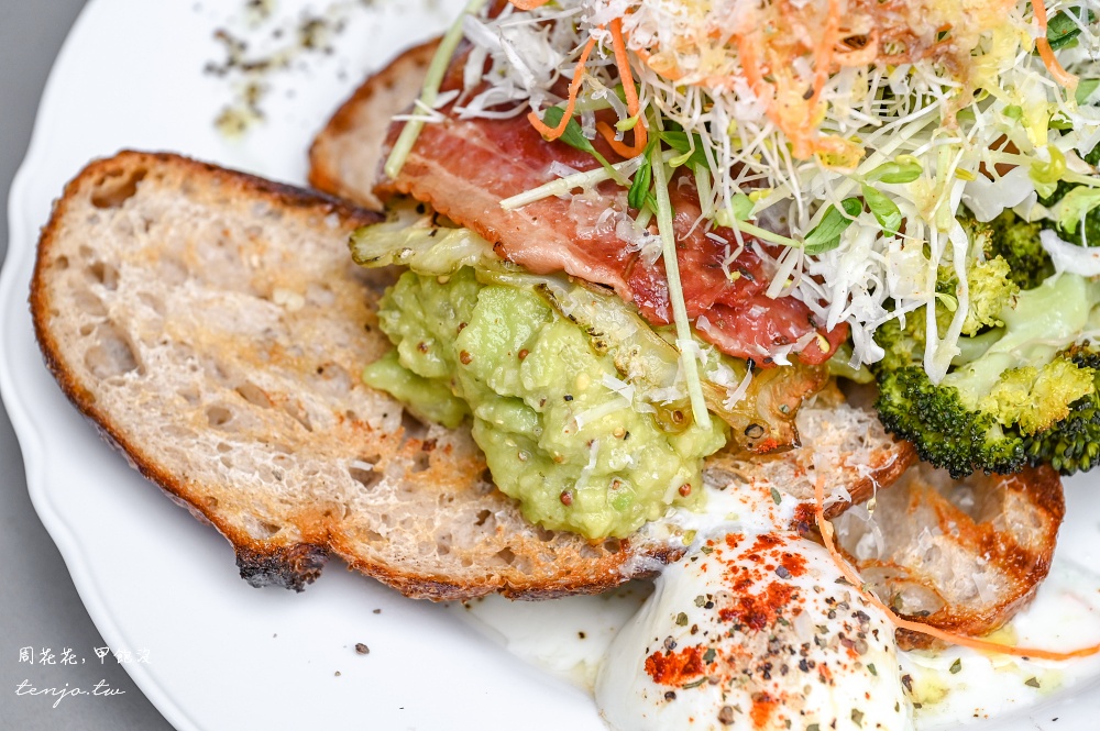 【宜蘭頭城咖啡】Pal Coffee 超好吃澳式早午餐推薦！隱身平交道旁看火車吃美食氣氛超棒