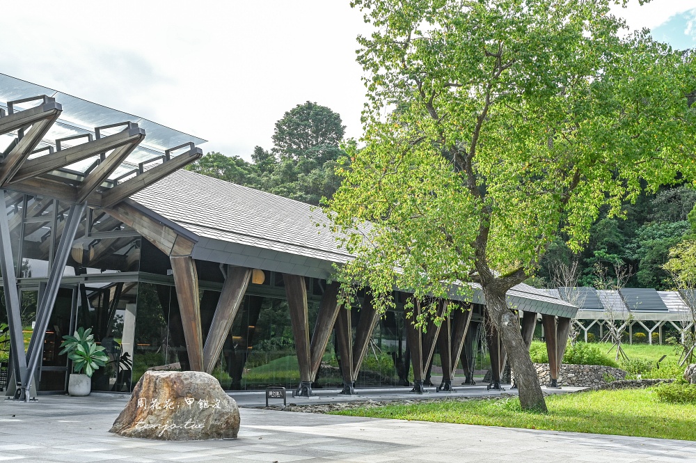 【宜蘭礁溪景觀咖啡廳】Herbelle Tea 湖畔茶屋 龍潭湖畔超美玻璃屋咖啡廳！低消只要80元