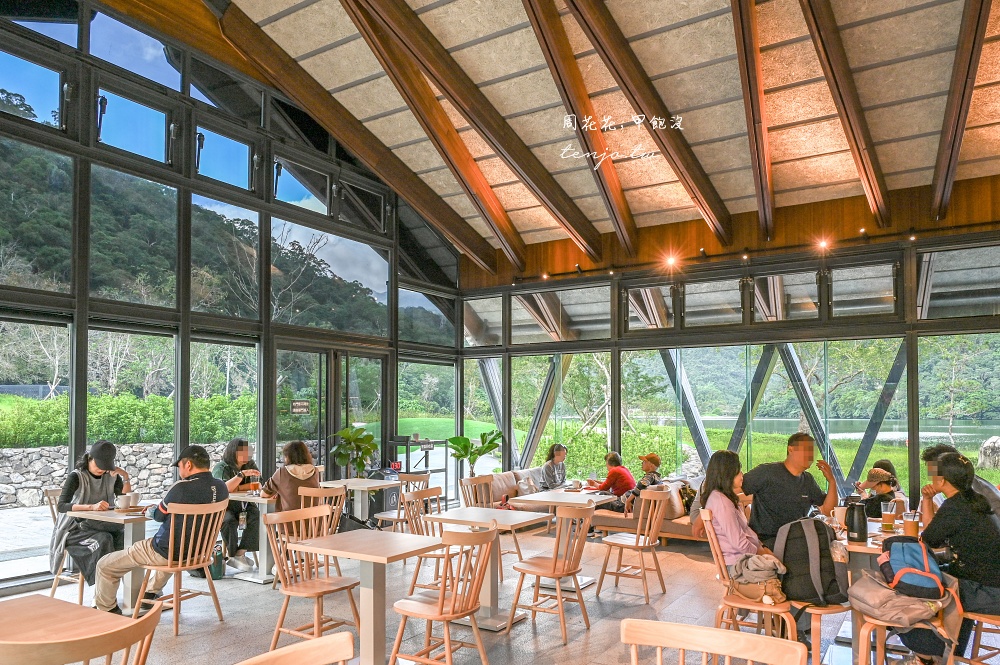 【宜蘭礁溪景觀咖啡廳】Herbelle Tea 湖畔茶屋 龍潭湖畔超美玻璃屋咖啡廳！低消只要80元