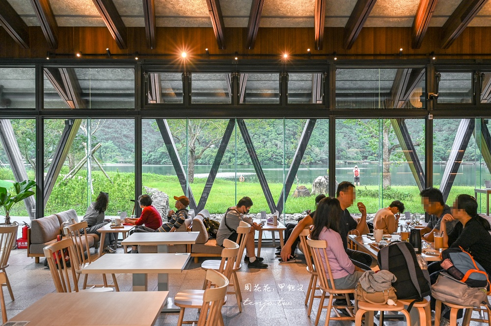 【宜蘭礁溪景觀咖啡廳】Herbelle Tea 湖畔茶屋 龍潭湖畔超美玻璃屋咖啡廳！低消只要80元