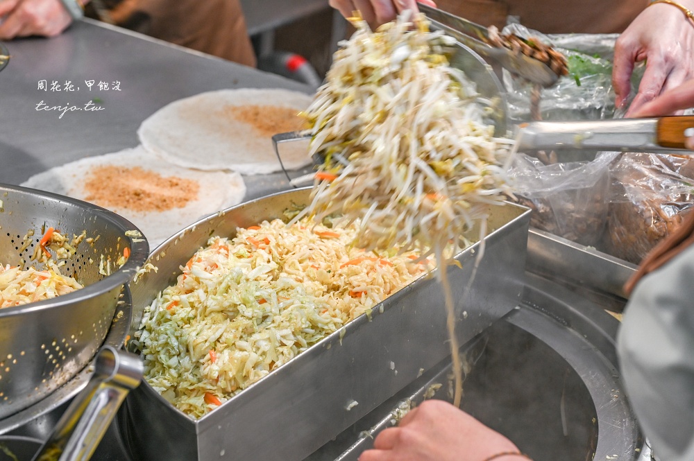 【雙連美食推薦】建國潤餅 雙連市場內超人氣排隊名店！日本觀光客都愛的大份量台北潤餅