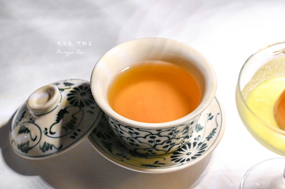 【越南下龍灣美食推薦】龍騰碧珠洞 全球最大鐘乳石洞穴餐廳!實景匯演表演海陸餐飲饗宴 【越南下龍灣美食推薦】龍騰碧珠洞 全球最大鐘乳石洞穴餐廳!實景匯演表演海陸餐飲饗宴