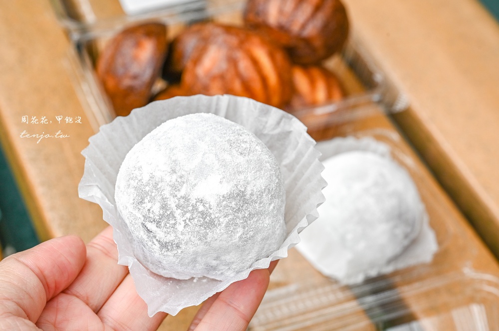 【南京復興美食甜點】兄弟大飯店麵包坊 脆網友推薦封為台北最好吃草莓大福、脆皮年糕