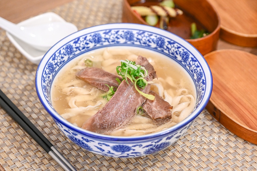 【大稻埕迪化街美食】江牛樓 日本拉麵主廚開的牛肉麵店！米其林推薦美食要先登記候位