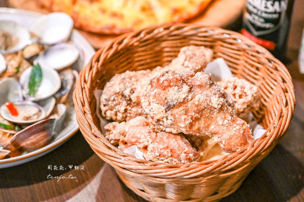 【圓山美食推薦】Green Door Bar 綠門老酒吧 老饕封為台北最強炸雞!披薩炒蛤蜊都好吃 【圓山美食推薦】Green Door Bar 綠門老酒吧 老饕封為台北最強炸雞!披薩炒蛤蜊都好吃