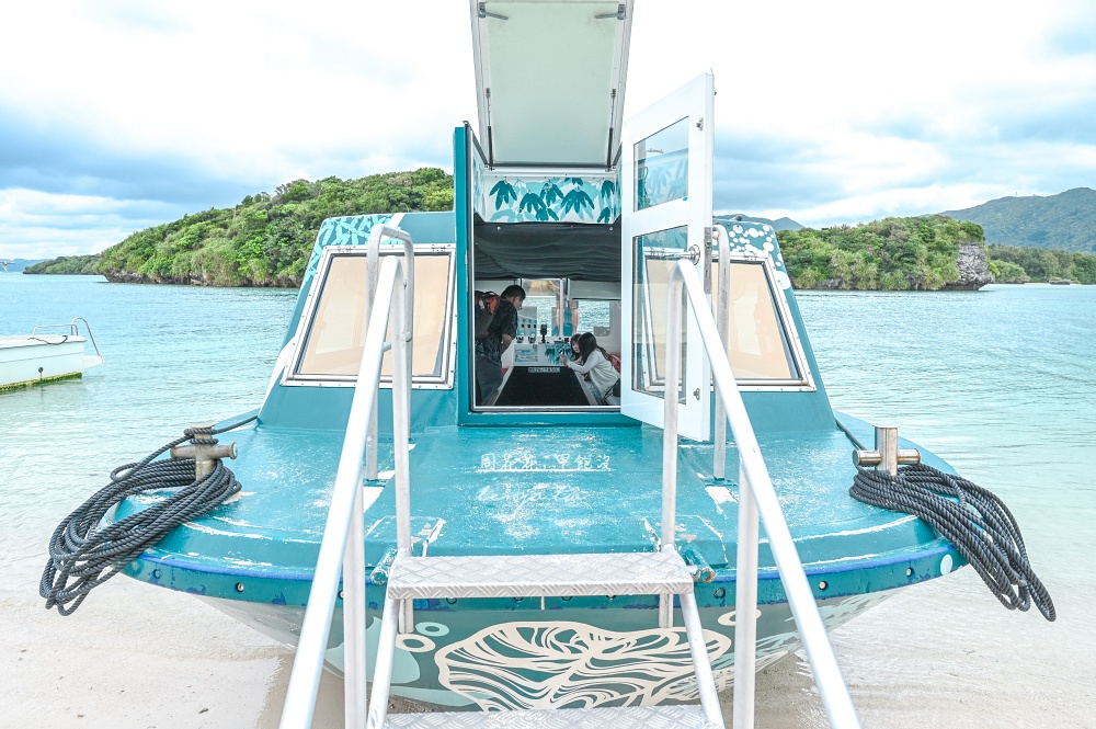 【石垣島景點】川平灣玻璃船 米其林三星景點推薦！搭乘獨家冷氣遊船尋找海龜熱帶魚珊瑚