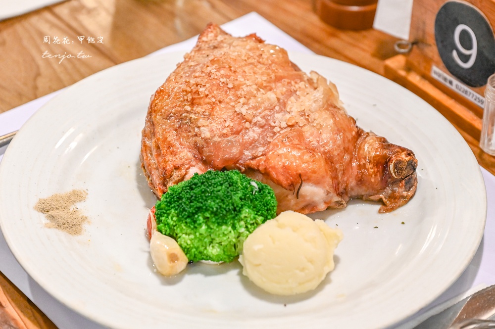 【士林天母美食】洋蔥天母創始店 36年老店經典七道菜套餐！台北人對牛排德國豬腳的回憶