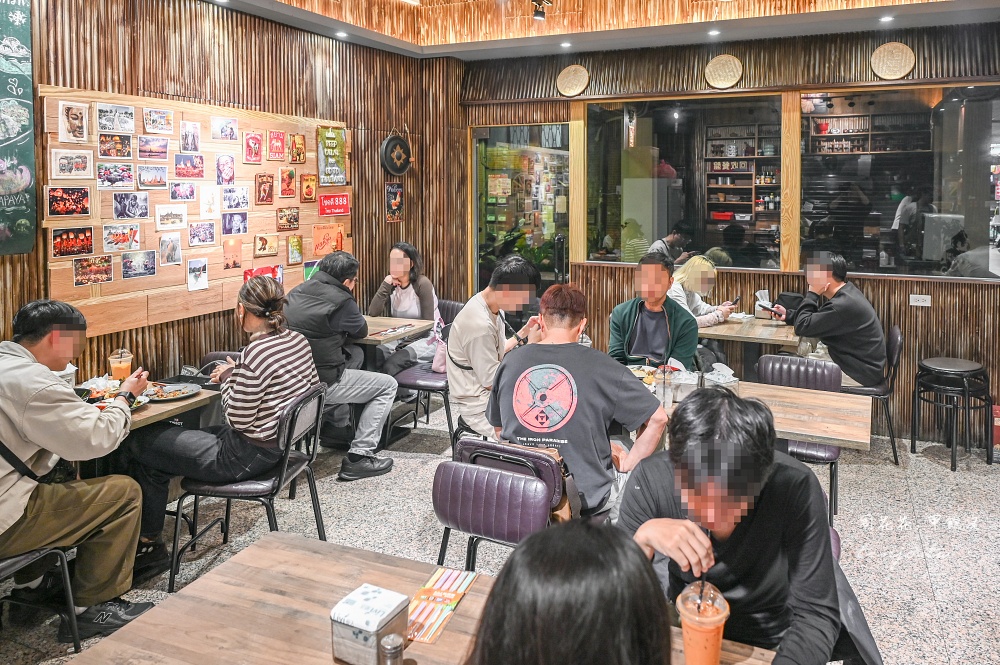 【台北松山信義美食】巷口船麵 店員全是泰國人的道地泰式小吃店！近饒河夜市五分埔商圈