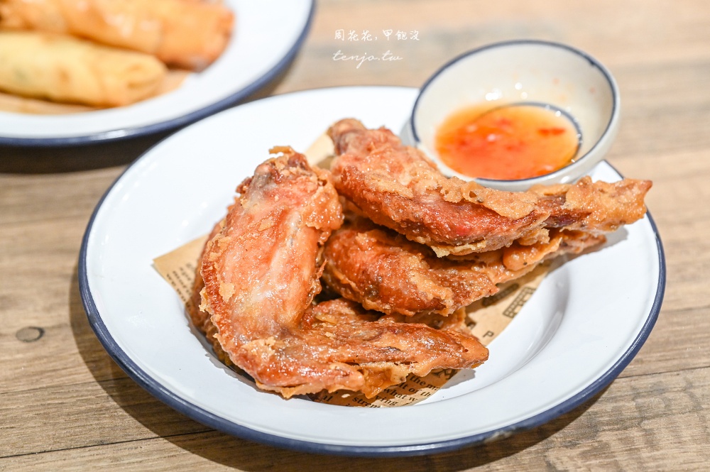 【台北松山信義美食】巷口船麵 店員全是泰國人的道地泰式小吃店！近饒河夜市五分埔商圈