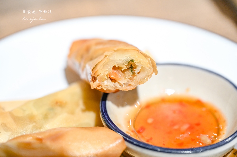 【台北松山信義美食】巷口船麵 店員全是泰國人的道地泰式小吃店！近饒河夜市五分埔商圈