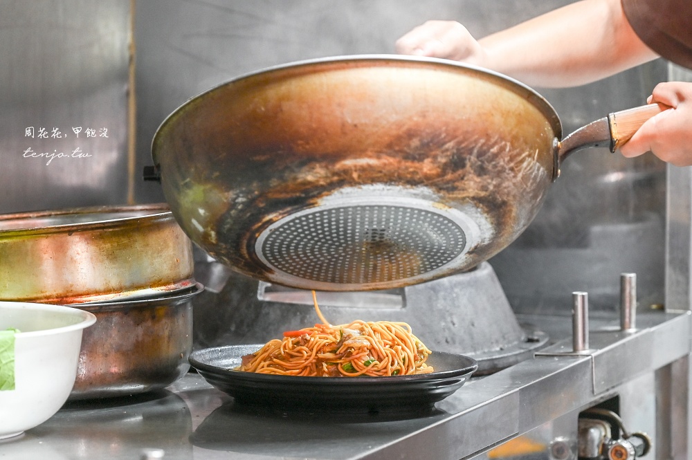 【台北大同區早餐】尚雯早午餐 超人氣大稻埕早午餐推薦!菜單必點超大份量炒麵蔬菜蛋餅 【台北大同區早餐】尚雯早午餐 超人氣大稻埕早午餐推薦!菜單必點超大份量炒麵蔬菜蛋餅