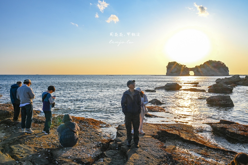 【和歌山白濱景點】圓月島(円月島) 日本夕陽百選+南紀白浜三景!日落在海蝕洞中央超夢幻 【和歌山白濱景點】圓月島(円月島) 日本夕陽百選+南紀白浜三景!日落在海蝕洞中央超夢幻