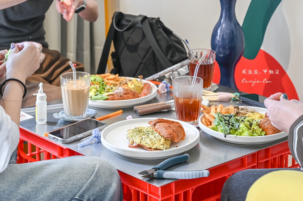 即時熱門文章：【北投咖啡廳】小紅花Cafe 台北手作咖啡廳推薦！低消一杯飲料60元就能免費體驗毛根花