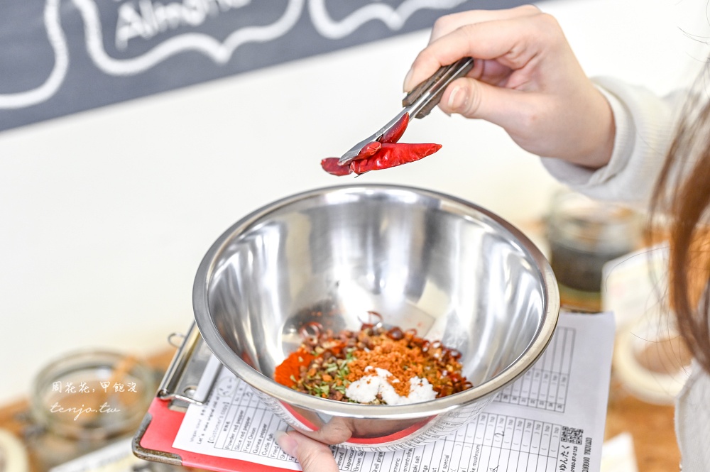 【石垣島景點】手作り体験工房ゆんたく 石垣島辣油手作體驗!30種食材隨你配專屬商標瓶 【石垣島景點】手作り体験工房ゆんたく 石垣島辣油手作體驗!30種食材隨你配專屬商標瓶