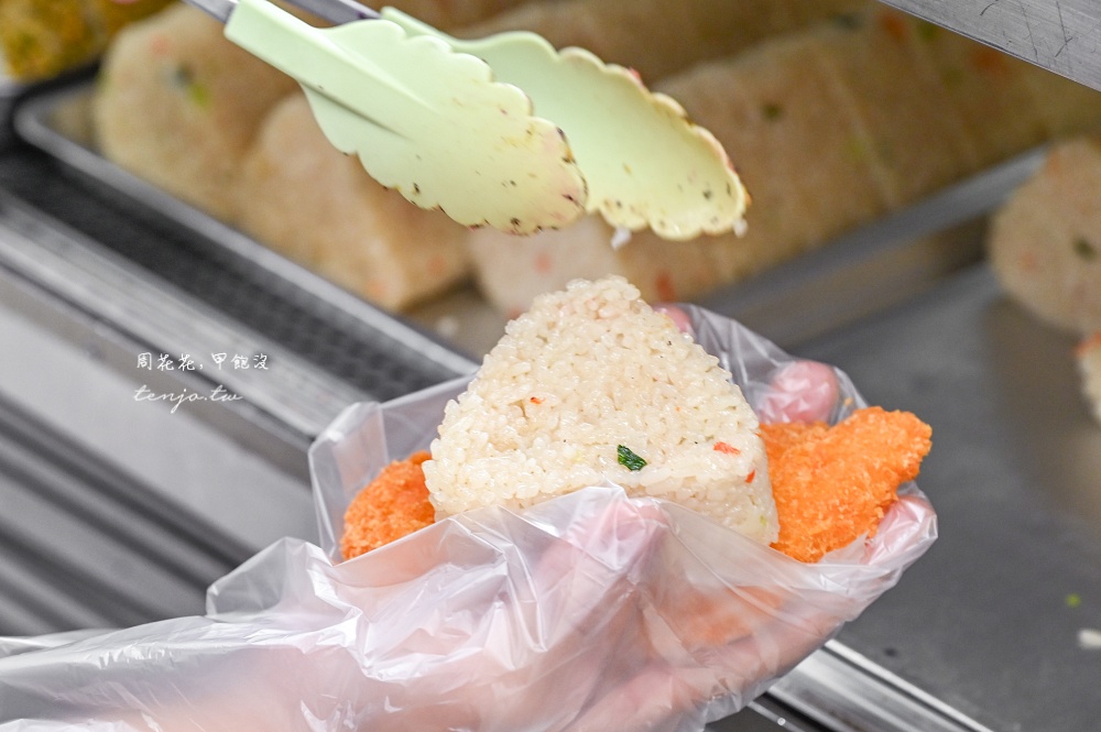 【石垣島美食】知念商會 萬能雜貨店超狂炸雞排飯糰！在地人推薦隱藏版美食高校生最愛