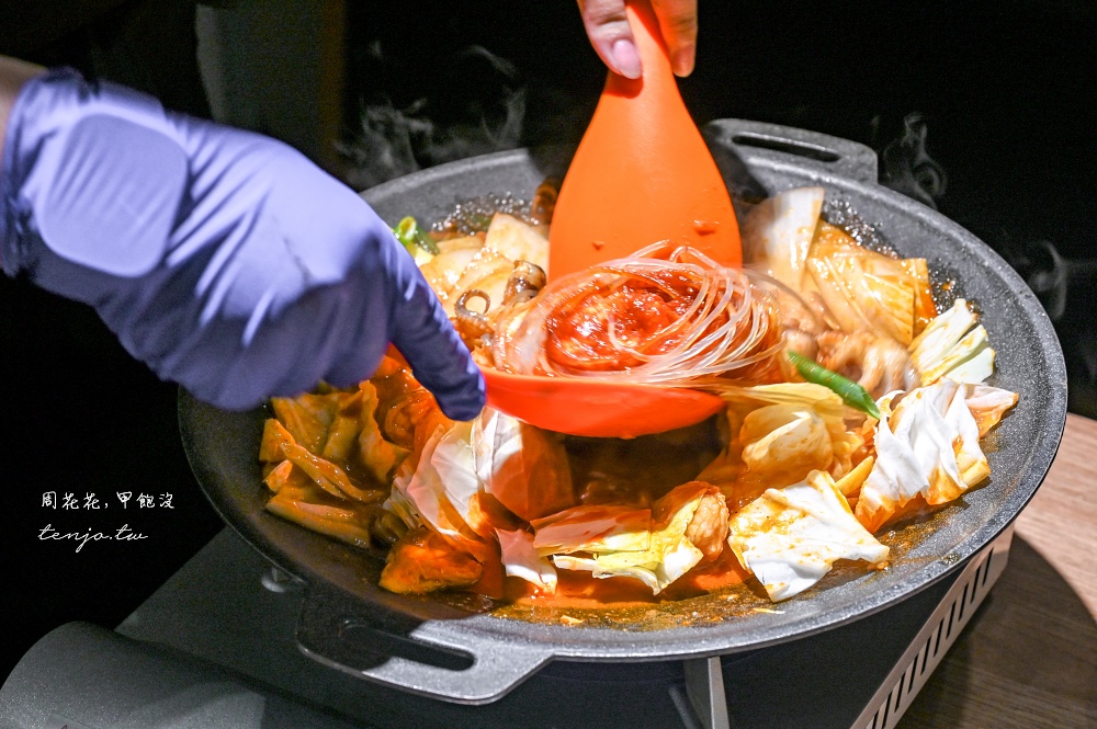 【台北東區美食】小班韓式烤腸敦化店 台灣第一家烤牛腸專賣店!菜單推薦醬蟹燒啤龍捲風 【台北東區美食】小班韓式烤腸敦化店 台灣第一家烤牛腸專賣店!菜單推薦醬蟹燒啤龍捲風