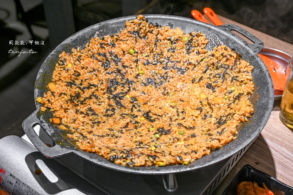 【台北東區美食】小班韓式烤腸敦化店 台灣第一家烤牛腸專賣店!菜單推薦醬蟹燒啤龍捲風 【台北東區美食】小班韓式烤腸敦化店 台灣第一家烤牛腸專賣店!菜單推薦醬蟹燒啤龍捲風