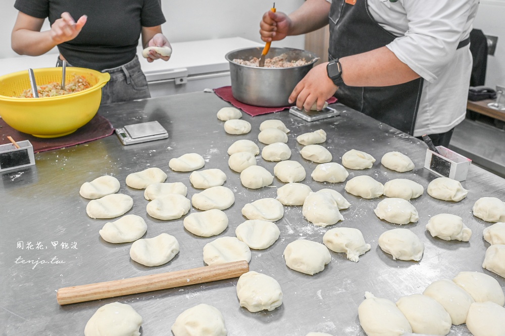 【台北萬華美食推薦】老上海包子萬大店 老麵發酵每天手工製作！饅頭20元起買十送一優惠