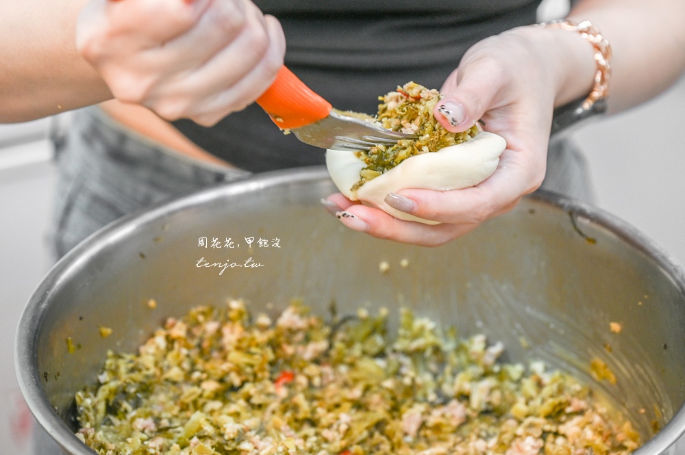 【台北萬華美食推薦】老上海包子萬大店 老麵發酵每天手工製作！饅頭20元起買十送一優惠