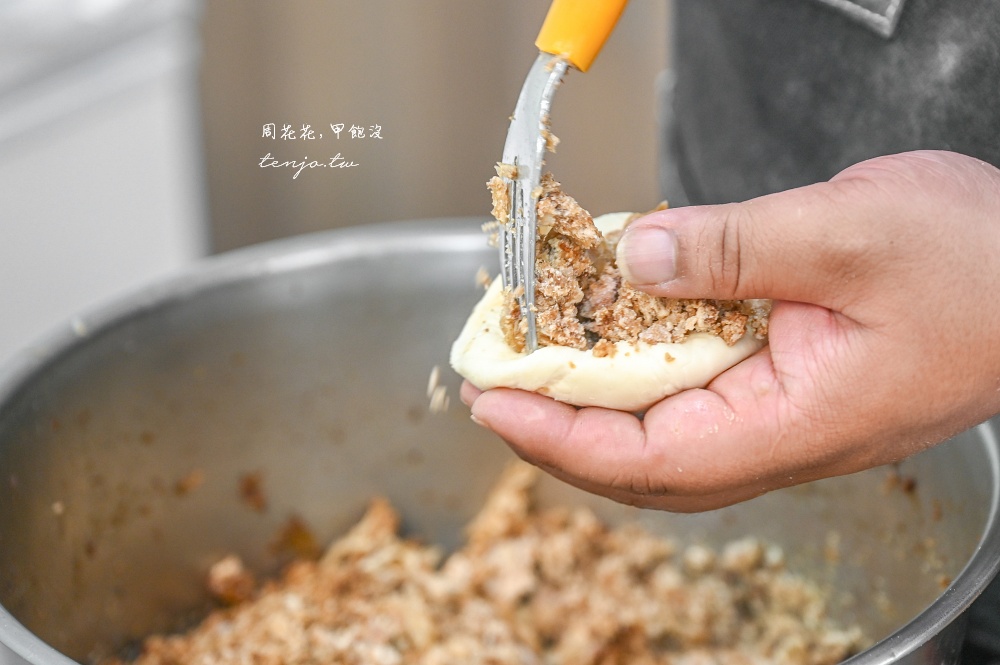 【台北萬華美食推薦】老上海包子萬大店 老麵發酵每天手工製作！饅頭20元起買十送一優惠