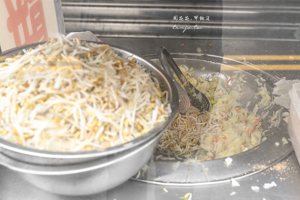 【新竹城隍廟美食】阿瑛潤餅 七種配料大潤餅只要45元！人氣排隊小吃平價好吃CP值高