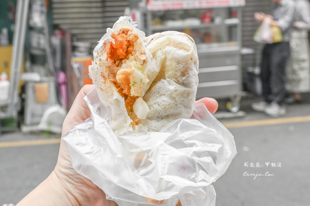 【新竹城隍廟美食】阿瑛潤餅 七種配料大潤餅只要45元！人氣排隊小吃平價好吃CP值高