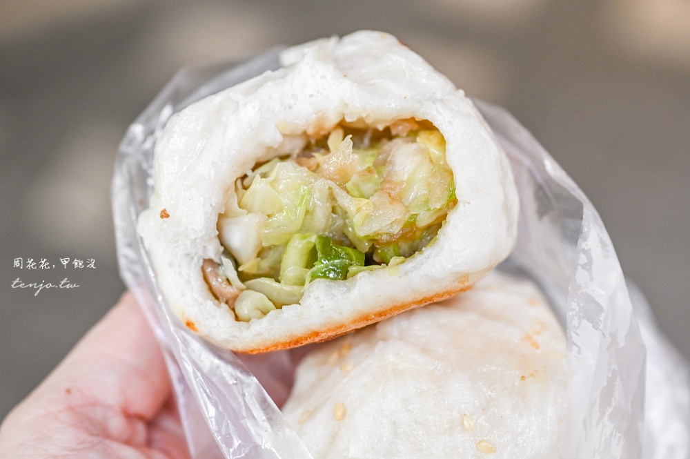 【士林夜市美食小吃】鍾家原上海生煎包 米其林必比登推薦美食!水煎包肉包菜包都很好吃 【士林夜市美食小吃】鍾家原上海生煎包 米其林必比登推薦美食!水煎包肉包菜包都很好吃
