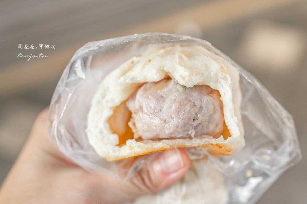 【士林夜市美食小吃】鍾家原上海生煎包 米其林必比登推薦美食!水煎包肉包菜包都很好吃 【士林夜市美食小吃】鍾家原上海生煎包 米其林必比登推薦美食!水煎包肉包菜包都很好吃