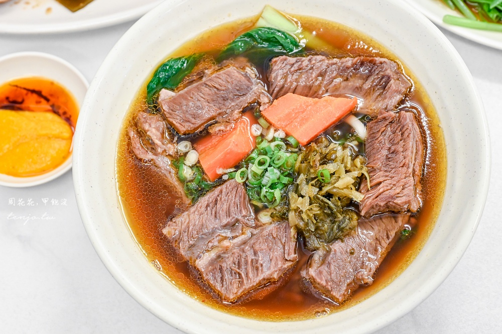 【新竹美食】九添福牛肉麵館新竹城隍店 米其林必比登推薦牛肉麵!湯濃肉大塊可免費加湯 【新竹美食】九添福牛肉麵館新竹城隍店 米其林必比登推薦牛肉麵!湯濃肉大塊可免費加湯