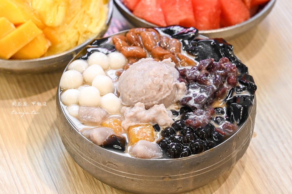 【新莊冰店美食】大碗公冰甜品新莊化成店 大份量料多到滿出來！菜單推薦必點嫩仙草冰