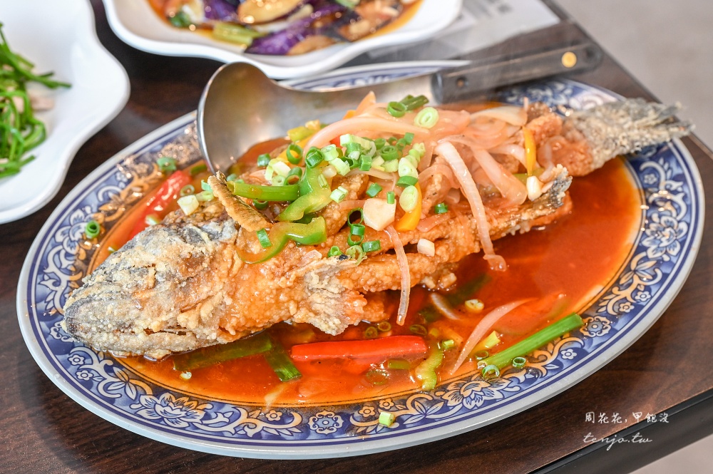 【板橋美食推薦】呷雞啦餐館 青菜園第三代開的分店!免上陽明山就能吃到白斬雞炒青菜 【板橋美食推薦】呷雞啦餐館 青菜園第三代開的分店!免上陽明山就能吃到白斬雞炒青菜