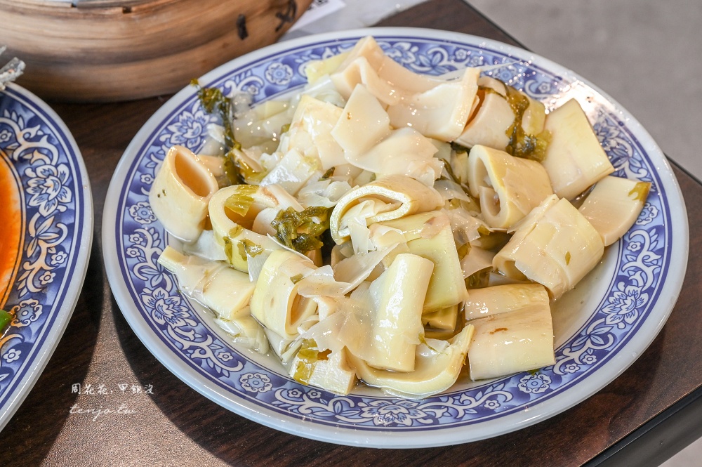 【板橋美食推薦】呷雞啦餐館 青菜園第三代開的分店!免上陽明山就能吃到白斬雞炒青菜 【板橋美食推薦】呷雞啦餐館 青菜園第三代開的分店!免上陽明山就能吃到白斬雞炒青菜