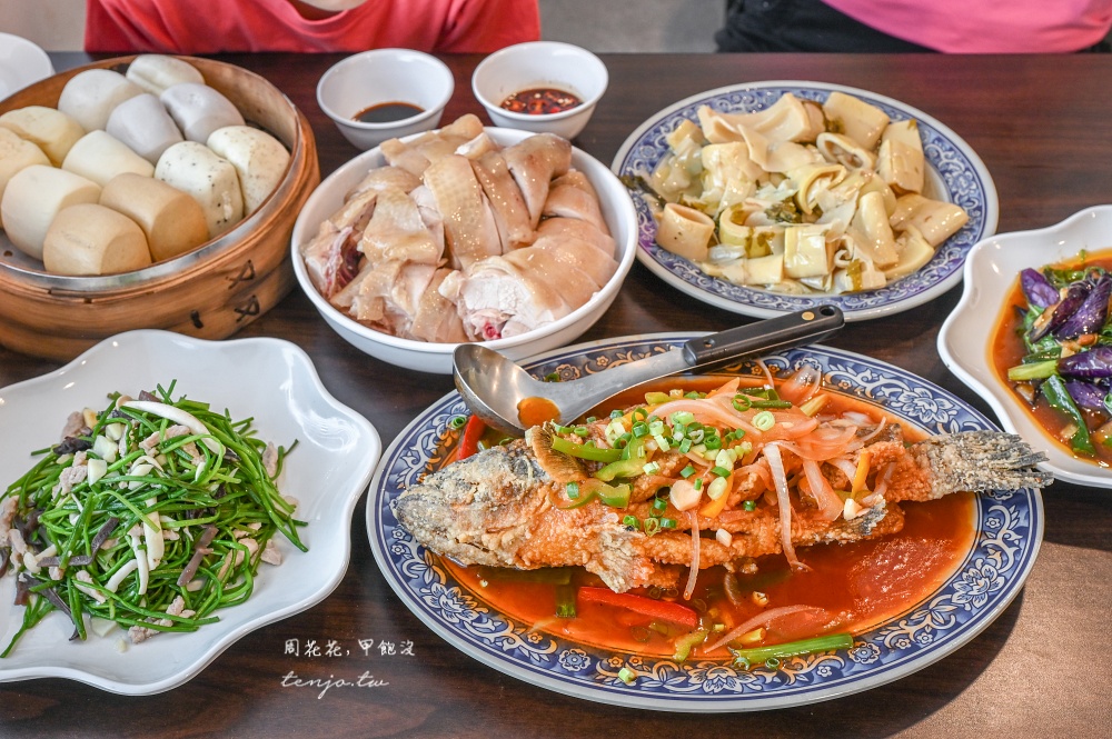 【板橋美食推薦】呷雞啦餐館 青菜園第三代開的分店!免上陽明山就能吃到白斬雞炒青菜 【板橋美食推薦】呷雞啦餐館 青菜園第三代開的分店!免上陽明山就能吃到白斬雞炒青菜