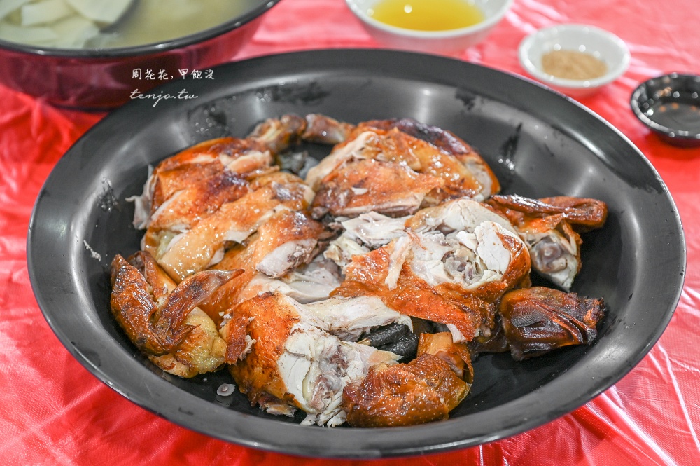 【南投竹山美食推薦】35甕缸雞竹山紫南宮店 陶甕龍眼木燻烤甕仔雞!菜單熱炒好吃平價 【南投竹山美食推薦】35甕缸雞竹山紫南宮店 陶甕龍眼木燻烤甕仔雞!菜單熱炒好吃平價