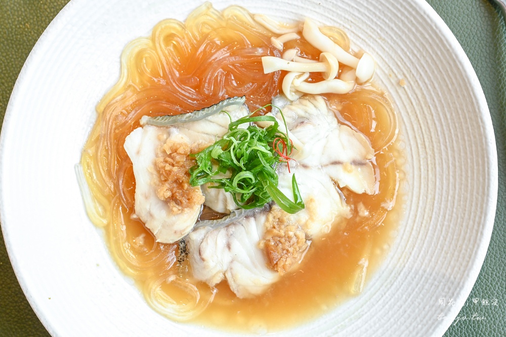 【台北大巨蛋美食餐廳】頂鮮台南擔仔麵 傳承一甲子好味道推薦！台灣極致海鮮料理饗宴