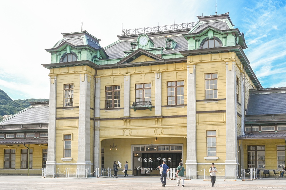 【星巴克門司港站店】日本最美星巴克之一！大正時期候車室改建咖啡廳復古氛圍超好拍照 @周花花，甲飽沒