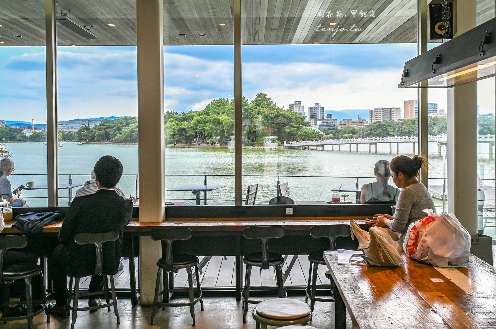 【福岡大濠公園美食】Ohori Park Shop 超美池畔景觀咖啡廳!菜單推薦草莓凍乾冰淇淋 【福岡大濠公園美食】Ohori Park Shop 超美池畔景觀咖啡廳!菜單推薦草莓凍乾冰淇淋
