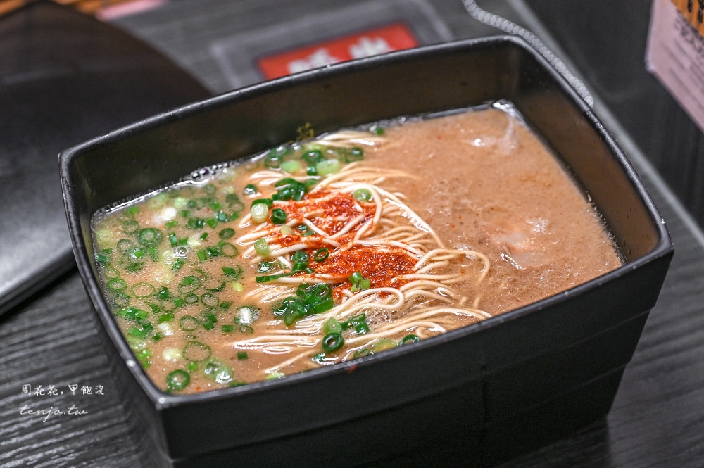 【福岡天神美食推薦】一蘭拉麵天神西通店 日本唯一釜醬汁豚骨拉麵！方盒子裝盛限定美味 @周花花，甲飽沒