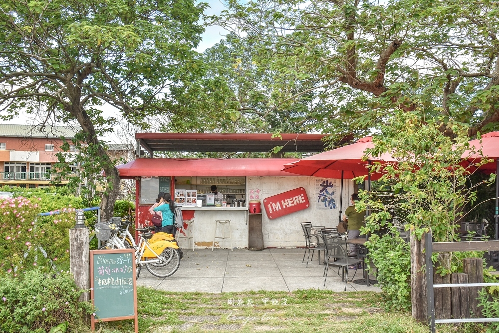 【北投關渡咖啡廳】I’M HERE COFFEE 台北秘境咖啡店推薦！隱身水岸腳踏車道旁氣氛悠閒 @周花花，甲飽沒